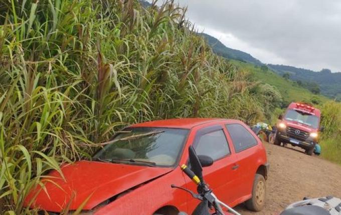 Motociclista sofre ferimentos graves em acidente no interior de Guarujá do Sul
