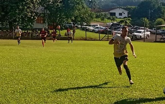 Dourado vence fora de casa pelas quartas de final do municipal de Itapiranga