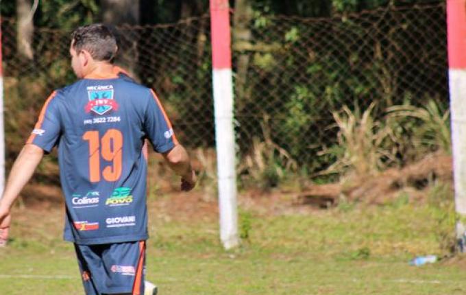 Floriano da Prata larga na frente na final do Municipal de Bandeirante
