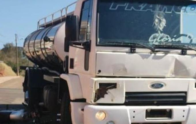 Acidente entre caminhão e moto deixa homem ferido em Princesa