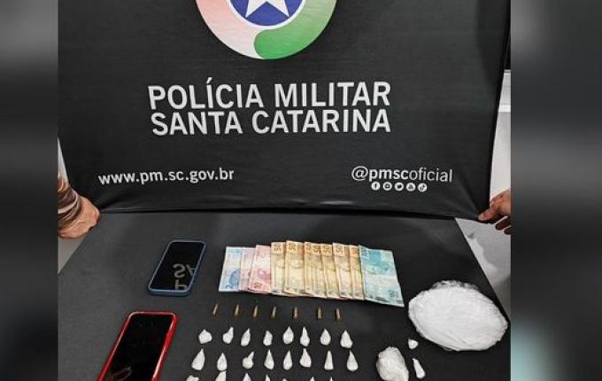 Casal é preso por tráfico de drogas e posse de munição em SMO
