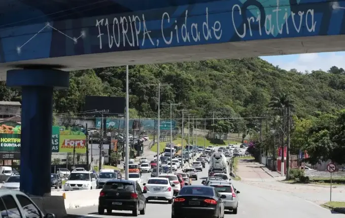 Setor de serviços tem queda de 1,5% em Santa Catarina no mês de janeiro, apura o IBGE
