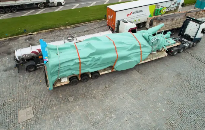 Estátua de 35 metros da Havan inicia viagem para SMO em outubro