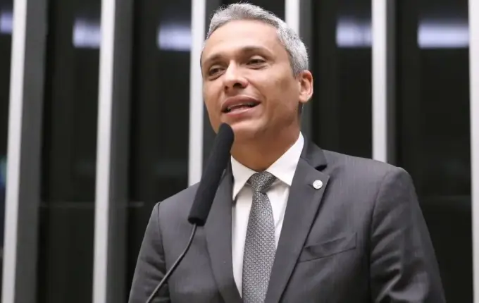 STF aceita denúncia e torna Gustavo Gayer réu por injúria contra Lula