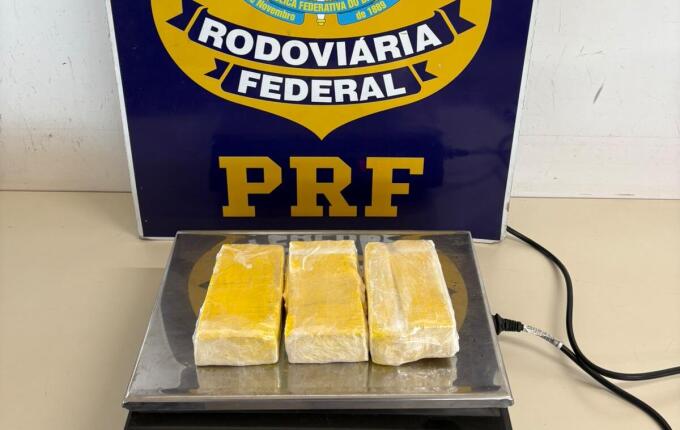 PRF apreende cocaína e prende dois na BR 163, em Guaraciaba