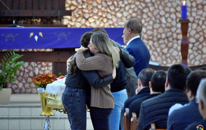 Irmãs mortas em acidente na BR-163 são sepultadas em SMO