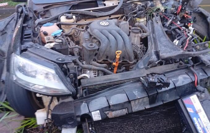 Colisão entre carro e caminhão deixa quatro feridos na SC-160 entre Campo Erê e Saltinho