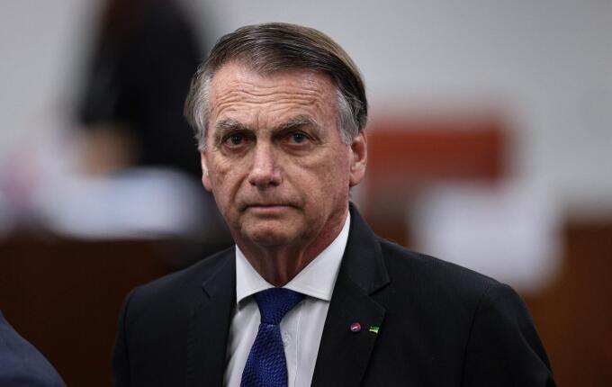 Ministros do STF pressionam Moraes para analisar lei que pode reduzir pena de Bolsonaro