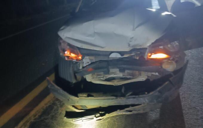 Colisão entre carros deixa duas pessoas feridas na BR-280, em Dionísio Cerqueira
