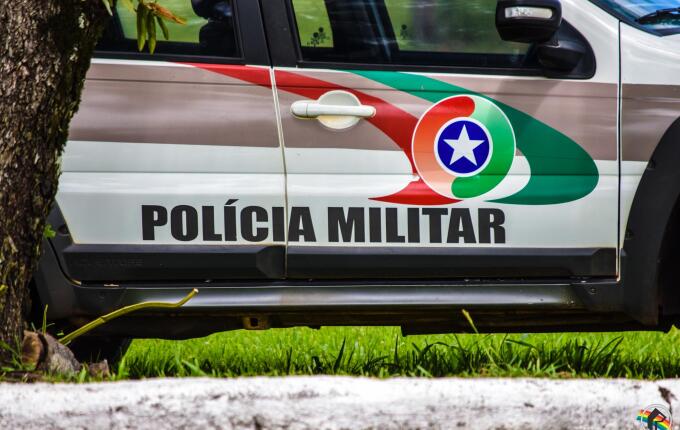 Homem é preso por suspeita de agredir companheira em Descanso