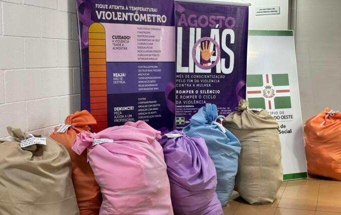 São Miguel do Oeste entrega kits de artesanato para grupos de mulheres