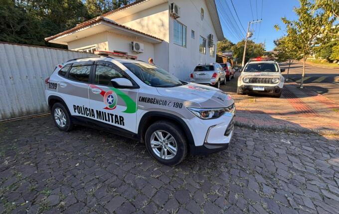 Mulher é presa em flagrante após furtar roupas de loja no centro de São Miguel do Oeste