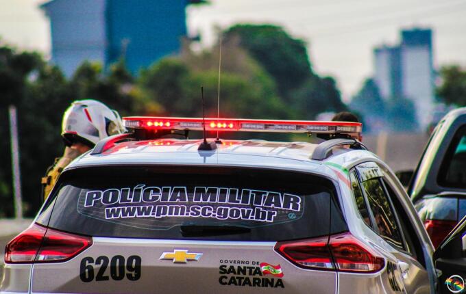 Homem embriagado é preso após ameaçar esposa e filha em Iporã do Oeste