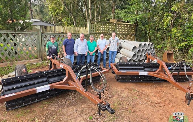 São João do Oeste amplia equipamentos agrícolas para uso dos agricultores