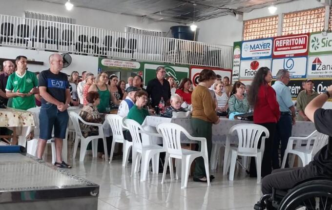 ADEFISMO realiza almoço beneficente e reúne cerca de 200 pessoas em São Miguel do Oeste
