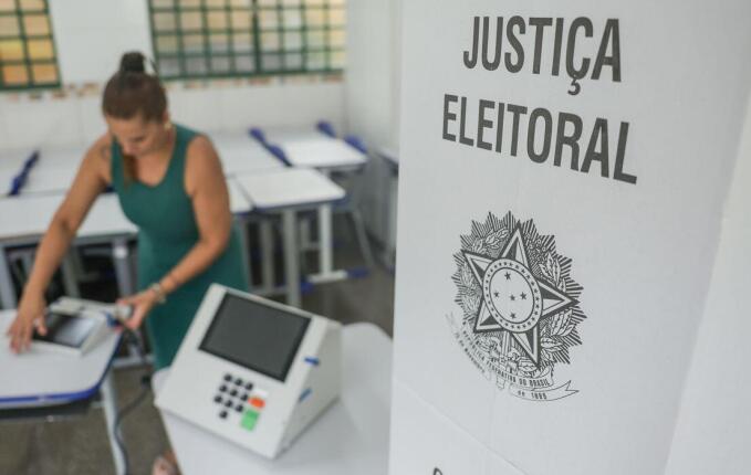 Flávio Bolsonaro vence em SC com 69,42% dos votos no segundo turno