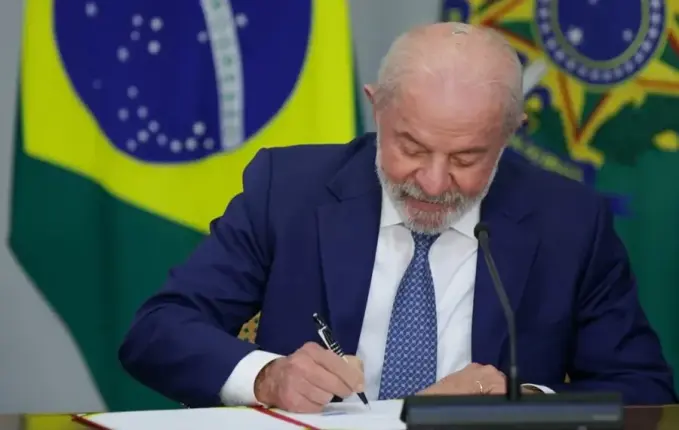Governo acaba com a “taxa das blusinhas” e zera imposto para compras internacionais