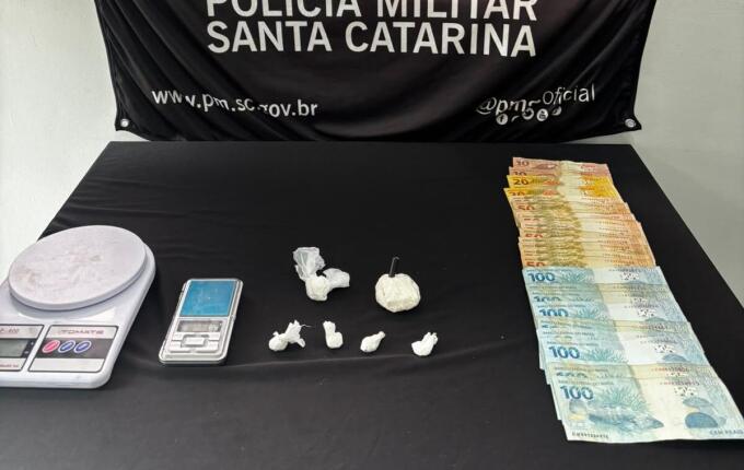 PM apreende cocaína e prende envolvidos por tráfico em SMO