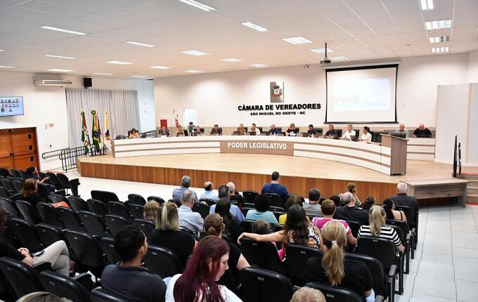 Câmara aprova projeto que permite acordo para pagar auxílio-alimentação atrasado a servidores em SMO