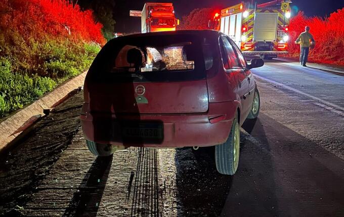 Colisão frontal entre dois carros deixa três pessoas feridas na SC-163, em Dionísio Cerqueira