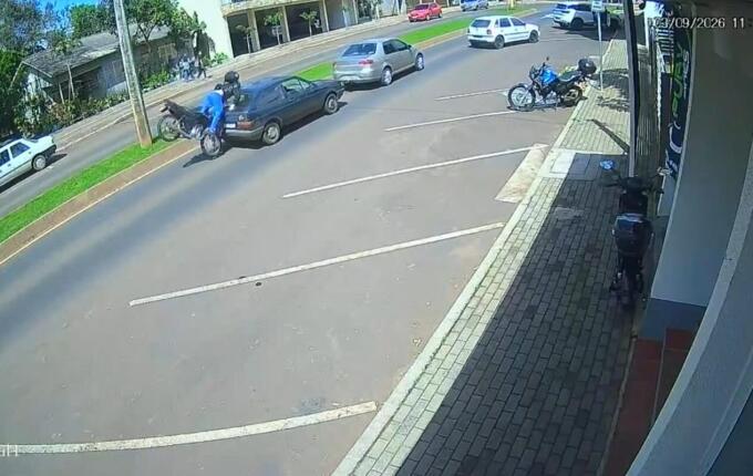 Motociclista fica ferido em colisão no centro de Itapiranga