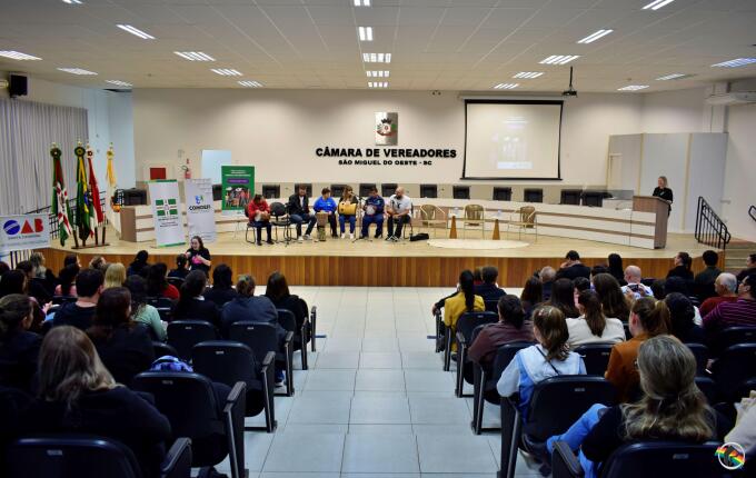 4º Fórum Municipal debate inclusão e direitos das pessoas com deficiência em São Miguel do Oeste