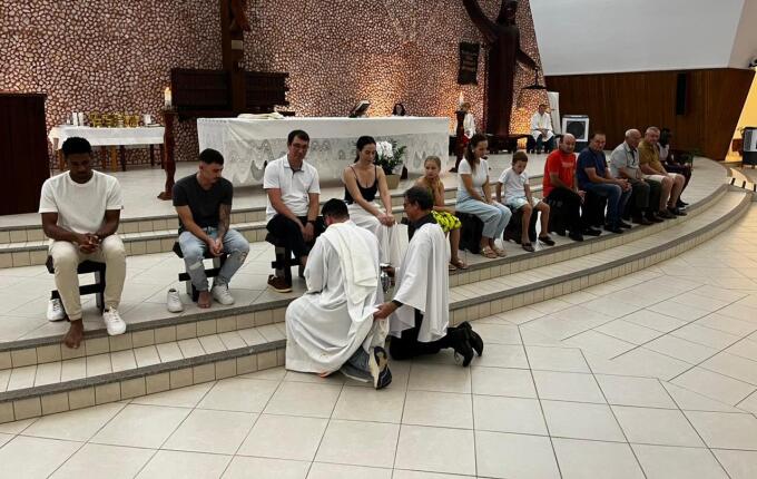 Missa de Lava-Pés abre celebrações do Tríduo Pascal em São Miguel do Oeste