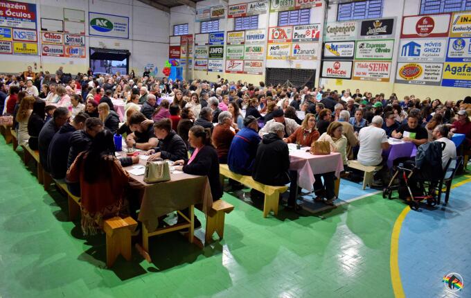 APAS realiza primeiro bingo e reúne mais de 600 pessoas em São Miguel do Oeste