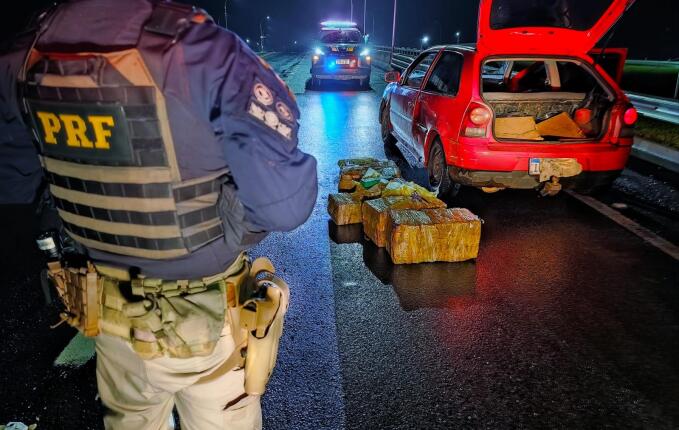 PRF apreende 163 kg de maconha e prende dois homens entre Cunha Porã e Maravilha