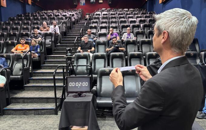 Começam a chegar os candidatos para o primeiro debate das Eleições 2026 da Peperi