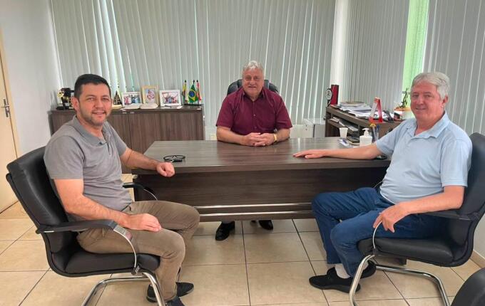 Prefeitos discutem construção de novo quartel dos bombeiros em Romelândia