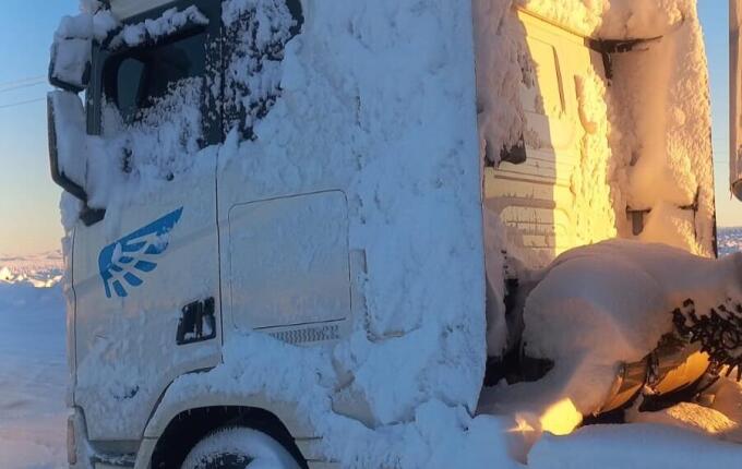 Neve deixa cerca de 50 caminhões de empresa de Concórdia retidos entre Argentina e Chile