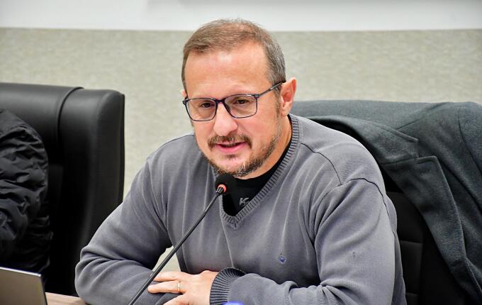 Vereador propõe medidas para evitar contramão em rua de SMO