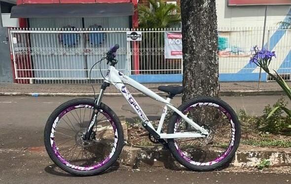 Bicicleta é furtada de residência no centro de Dionísio Cerqueira