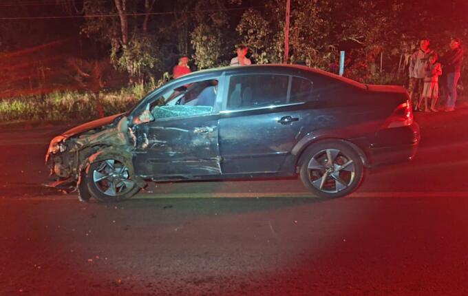 Colisão entre dois carros deixa um ferido na SC-283, em Caibí