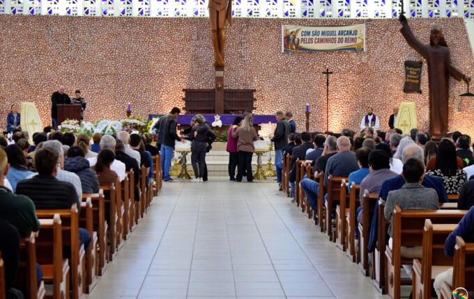 Irmãs mortas em acidente na BR-163 são sepultadas em SMO