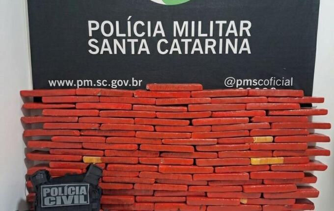 Operação conjunta apreende 110 kg de maconha e prende três homens no Oeste