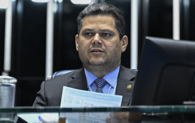 Alcolumbre diz que Senado votará fim da escala 6×1 após eleições