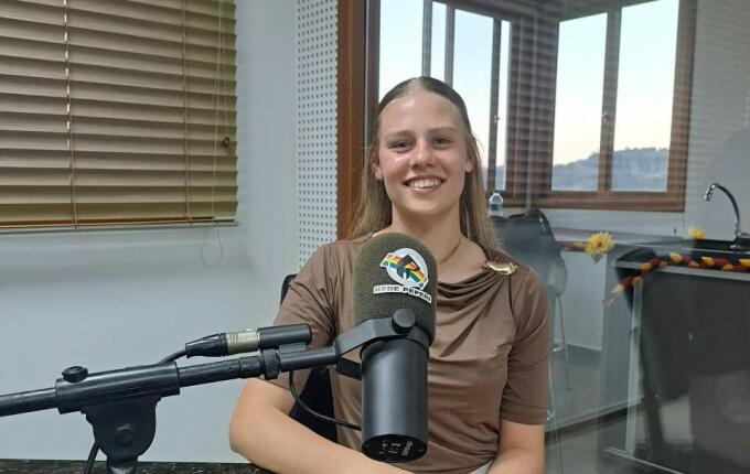 Adolescente de Itapiranga que escreveu capítulo de livro lançado na Bienal relata experiência