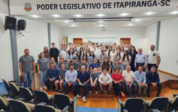 Câmara de Itapiranga promove mais uma edição do programa Legislativo na Escola