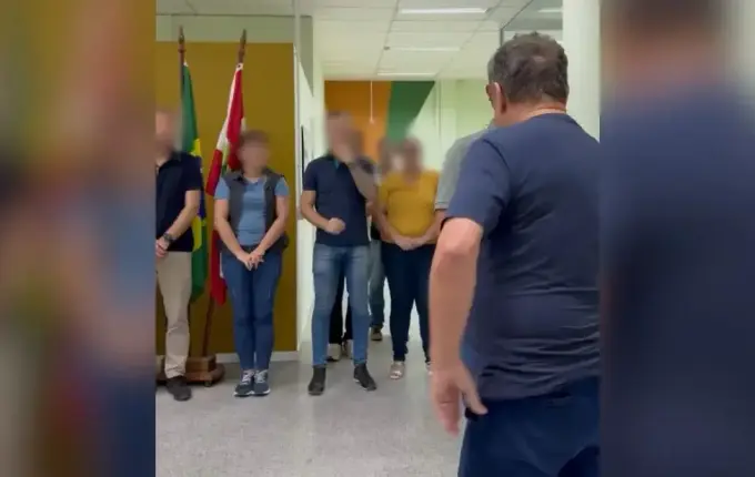 Erro em cálculo de gastos leva cidade de SC a demitir cerca de 30 servidores públicos