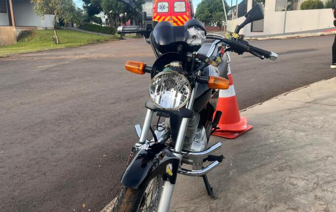 Queda de motocicleta deixa adolescente ferida em São Miguel do Oeste