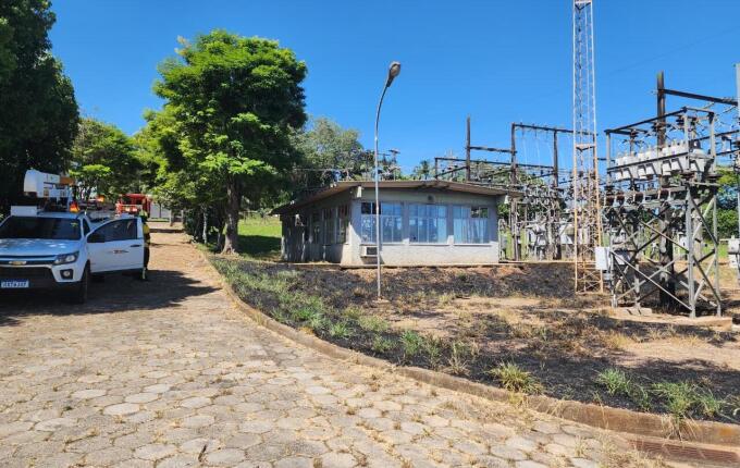 Fogo em vegetação deixa 10 mil unidades sem luz em Itapiranga