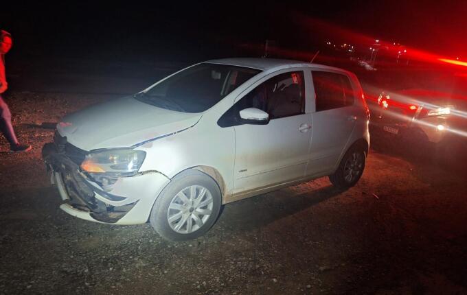 Condutor perde controle de veículo e sai da pista na SC-305