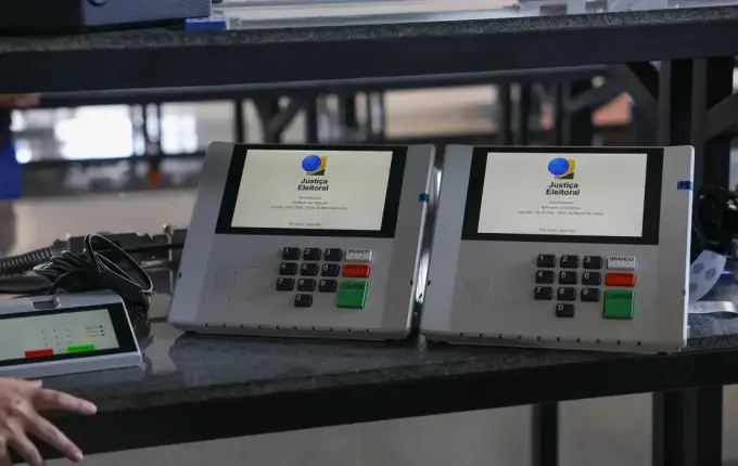 Quase um milhão de brasileiros podem votar no exterior neste segundo turno
