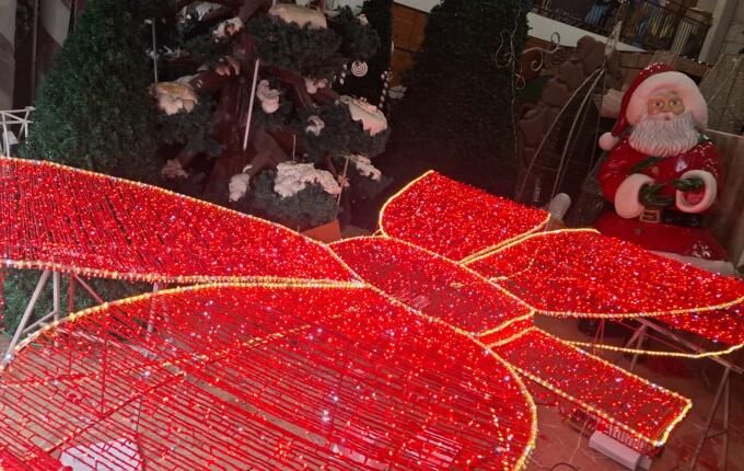 São Miguel do Oeste inicia instalação da decoração natalina para o Natal 2026