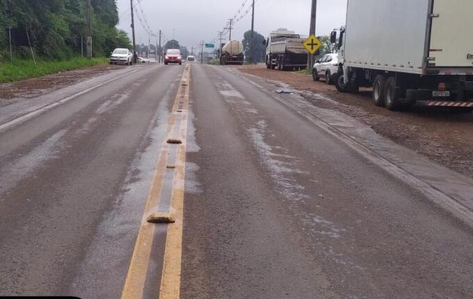 Engavetamento entre três veículos é registrado na SC-163