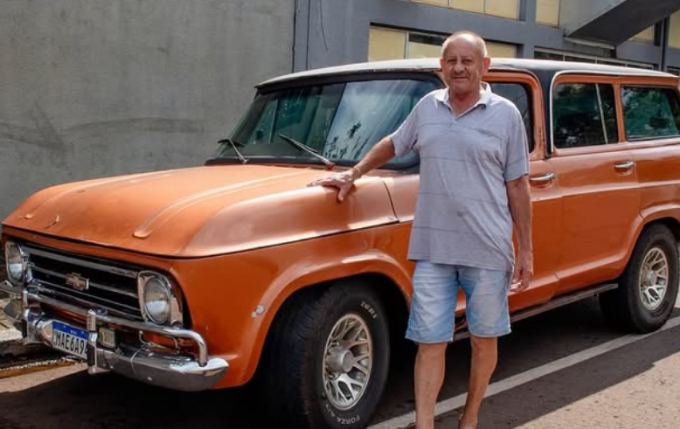 Homem que foi encontrado morto dentro de carro, é identificado