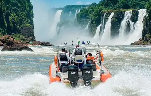 Turista holandês morre após embarcação virar durante passeio nas Cataratas do Iguaçu