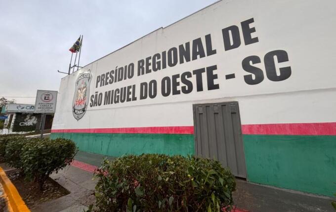 Mulher de 21 anos é presa por tráfico de drogas em São Miguel do Oeste